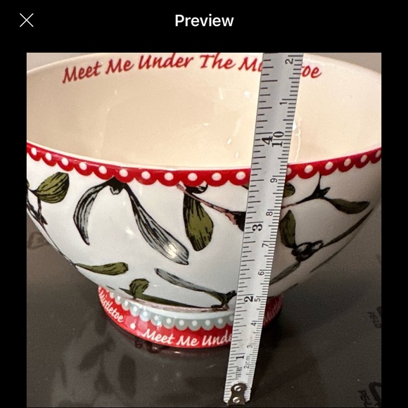 Large Porcelain Christmas Bowl "Meet me Under The Mistletoe" - Picture 5 of 5